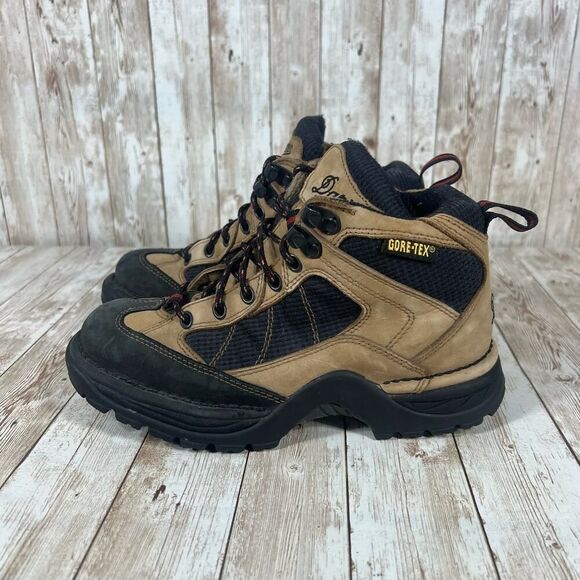 Danner Goretex waterproof boots Womens 6 - Picture 2 of 8